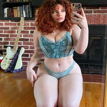24 Year Curvacious Alana Escort IN New Zealand